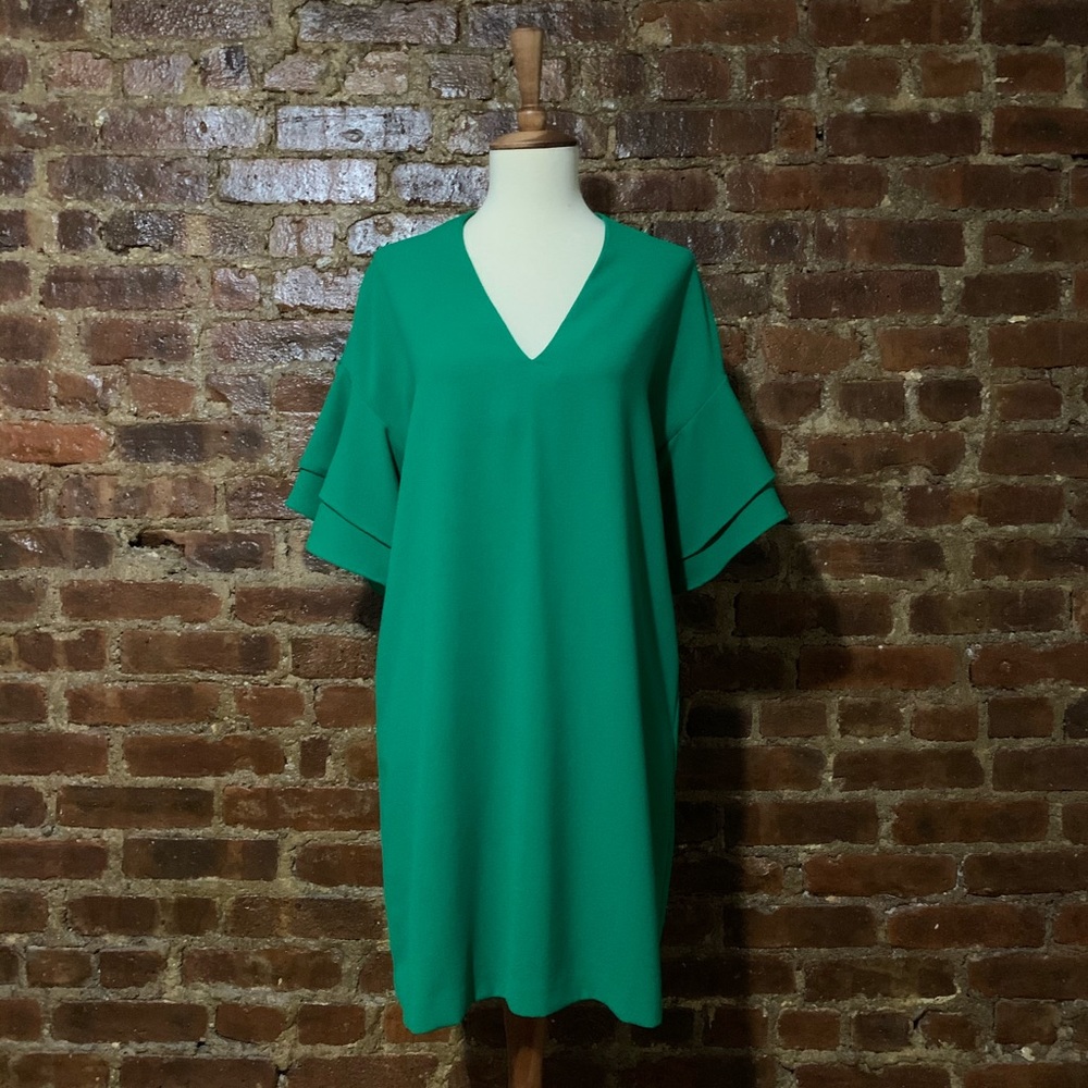 Zara frilled sleeve dress on green in XS size